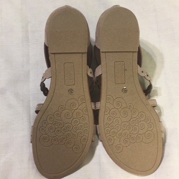 Arizona Sandals - Picture 7 of 8